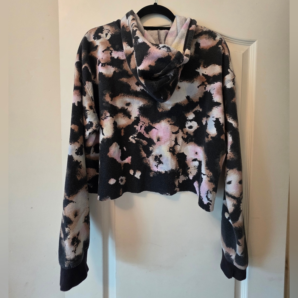 wild fable Tie-Dye Cropped Hoodie - Picture 4 of 10